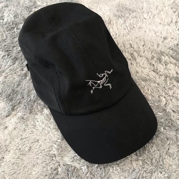 arcteryx black hat